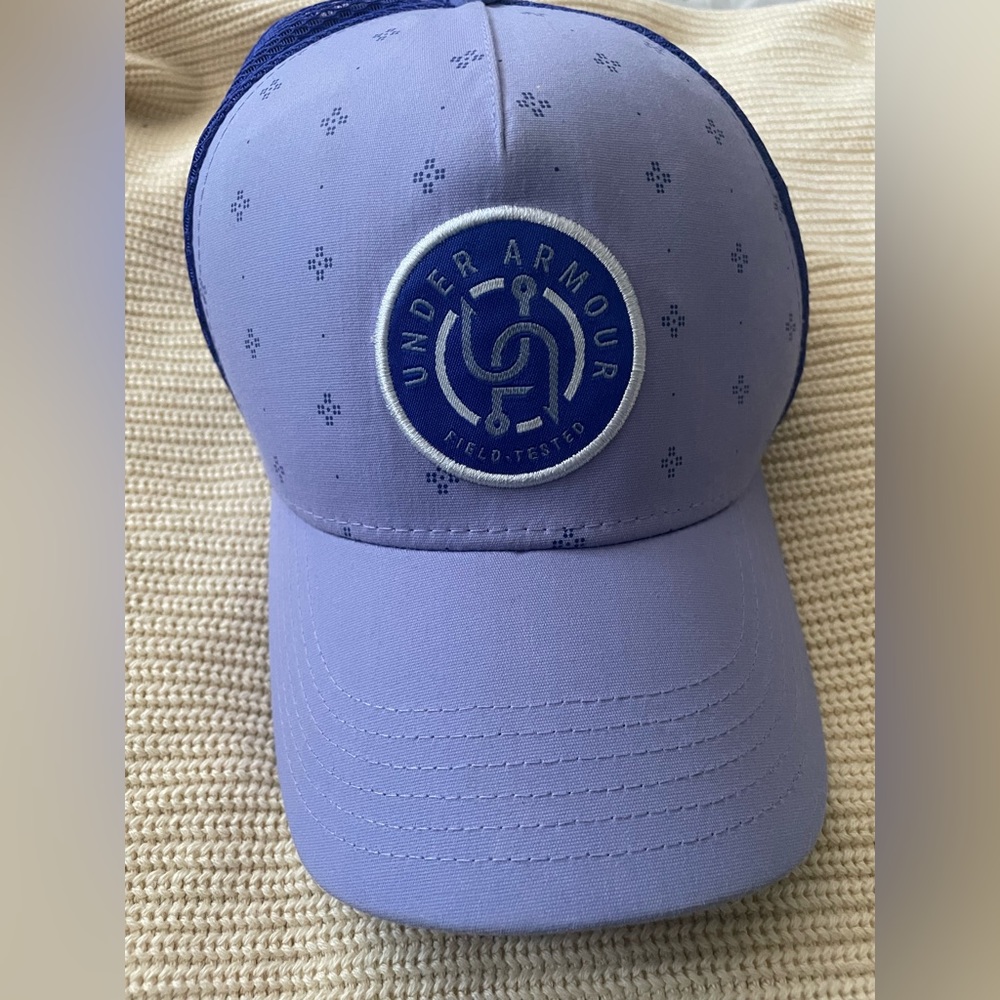 Women’s mesh adjustable cap